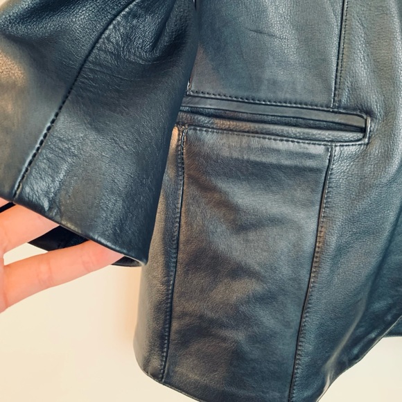 Understated Leather brand single button black blazer - Picture 5 of 5